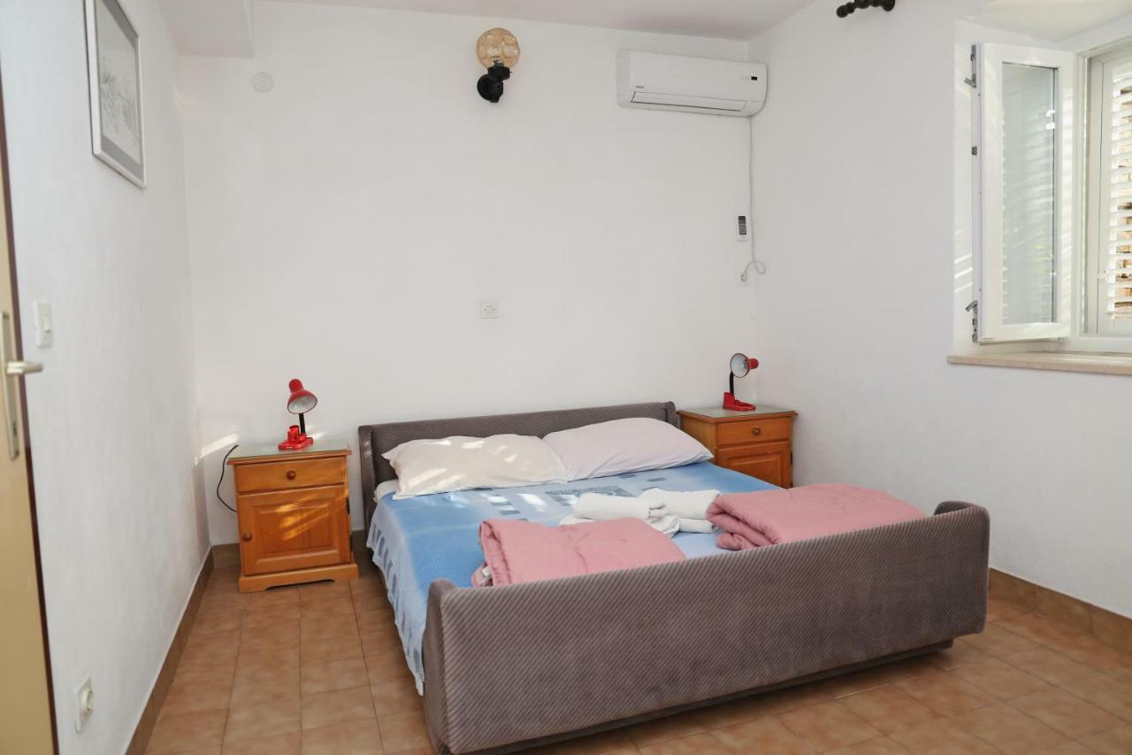 Apartments Katica Lumbarda Exterior photo