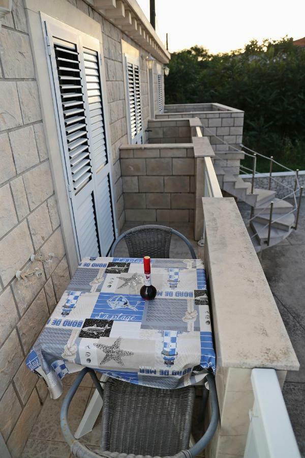 Apartments Katica Lumbarda Exterior photo