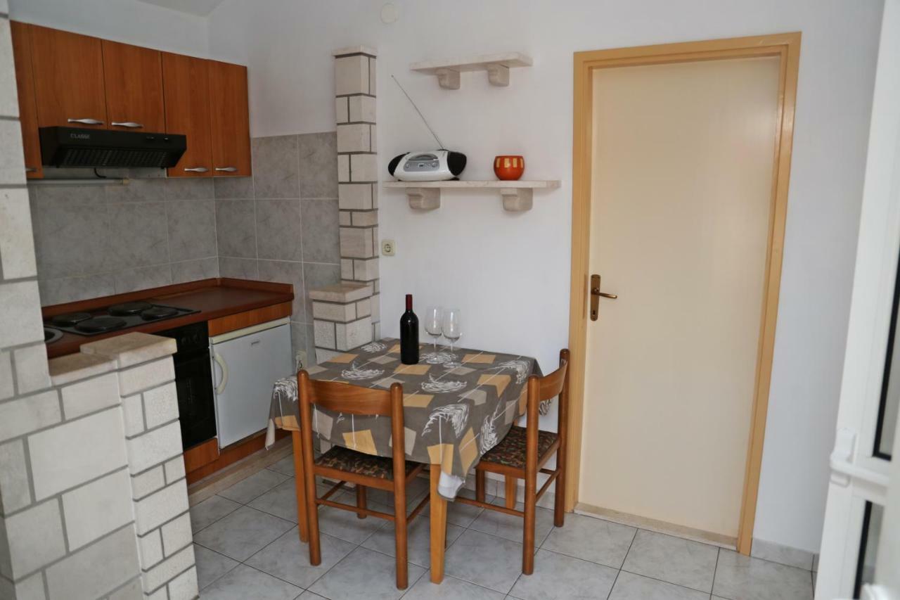Apartments Katica Lumbarda Exterior photo